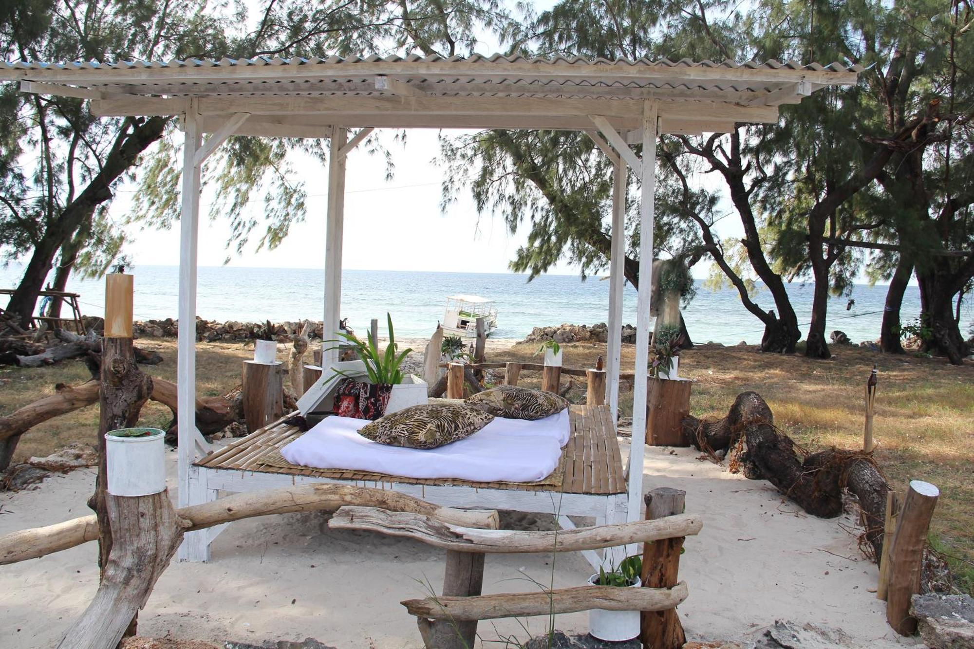 Cemara Beachfront Suite Mondu Esterno foto